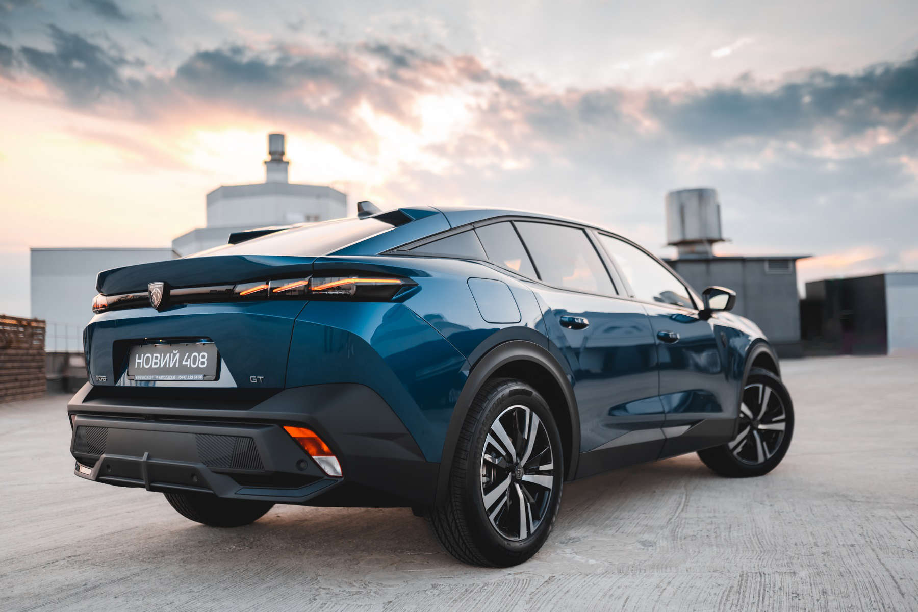 PEUGEOT 408, вигляд ззаду з правого боку